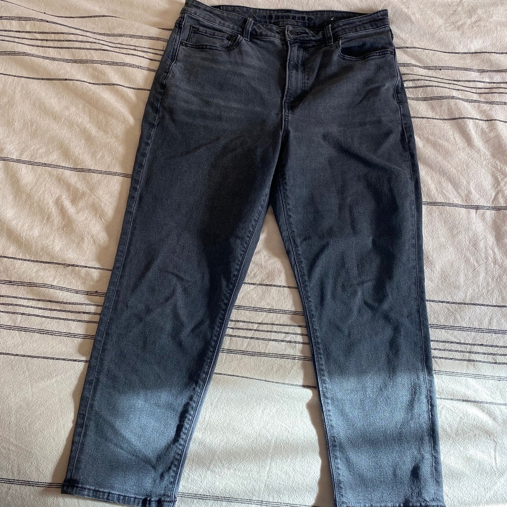 Washed Black American Eagle Mom Jean - Sz 12 Short